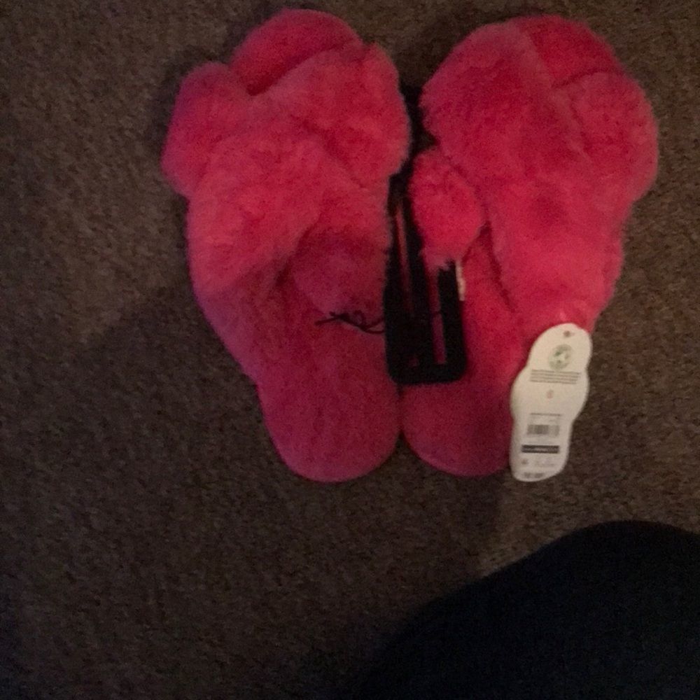 $$$ Cute and comfortable Wonder nation girls pink slide on slippers.